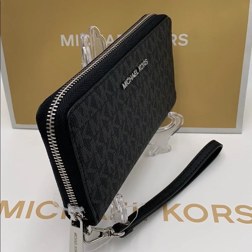 Michael Kors Jet Set Travel Phone Wallet Wristlet Black signature